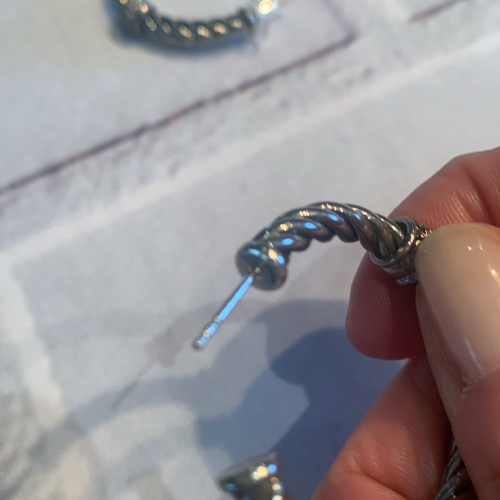 David Yurman Metro Cable Silver Diamond Hoop Earrings - Picture 6 of 8